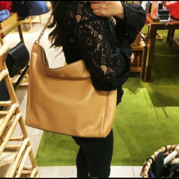 New Tory Burch hobo bag 😍 - Picture 4 of 6